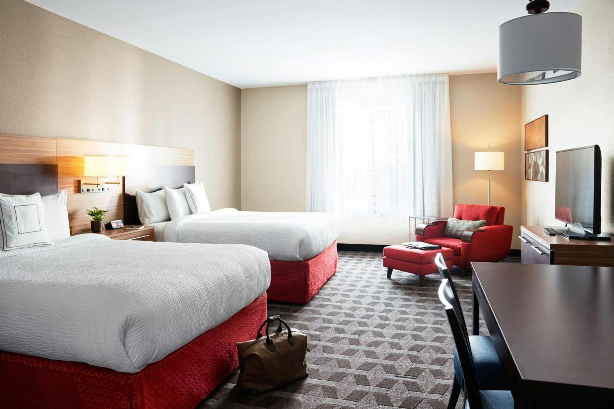 Towneplace Suites By Marriott Ventura Oxnard Exterior photo