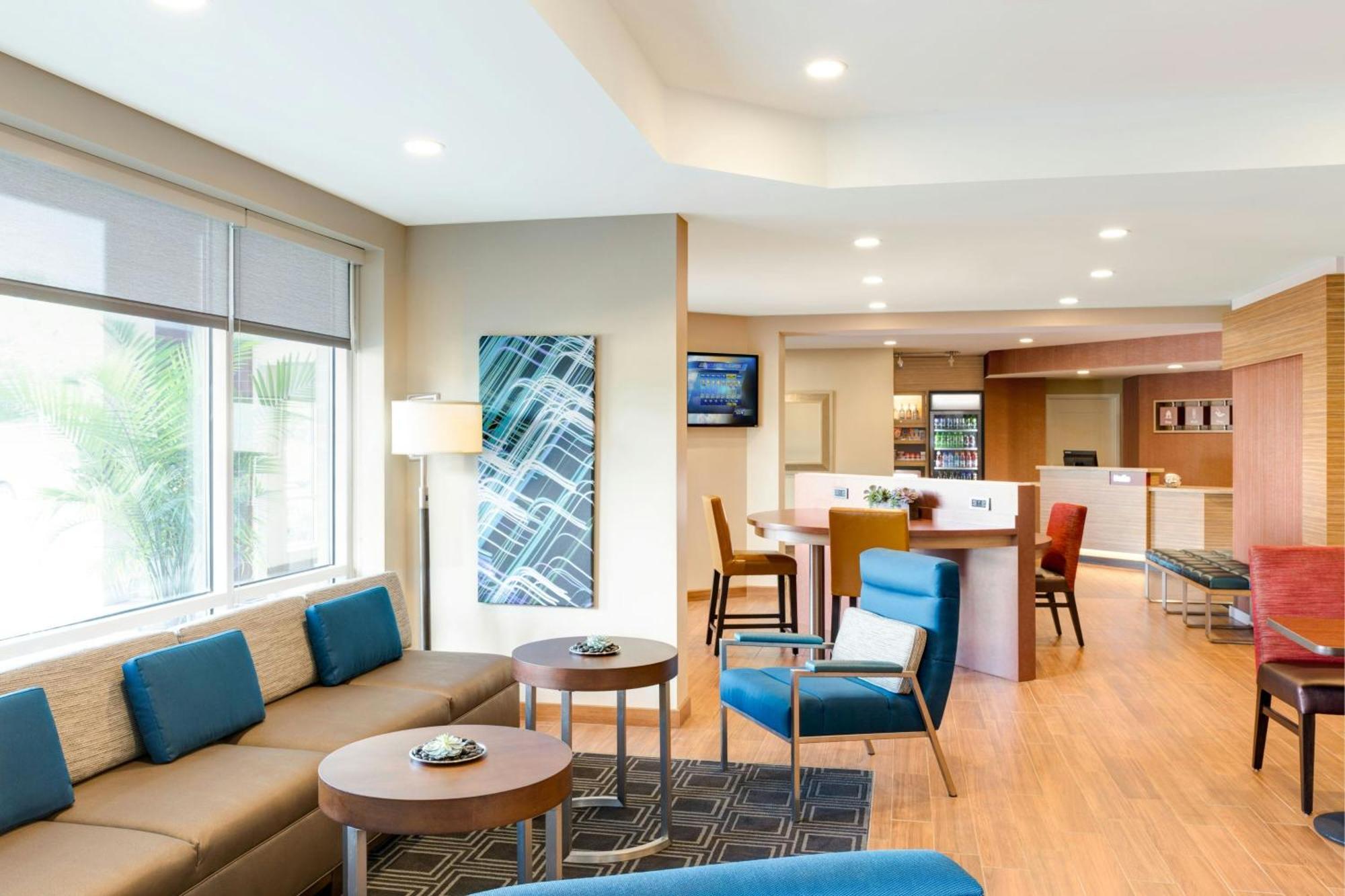 Towneplace Suites By Marriott Ventura Oxnard Exterior photo