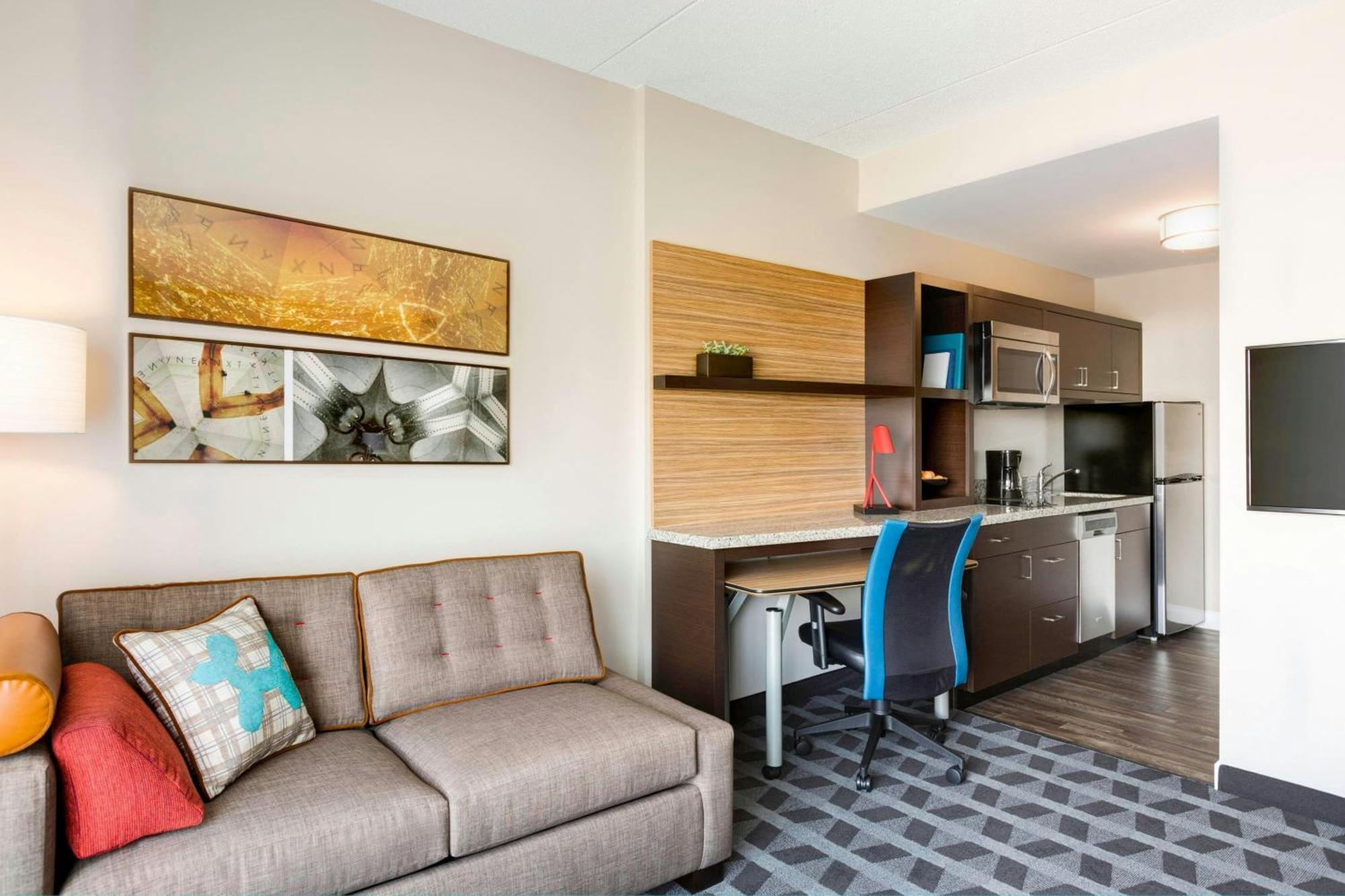 Towneplace Suites By Marriott Ventura Oxnard Exterior photo