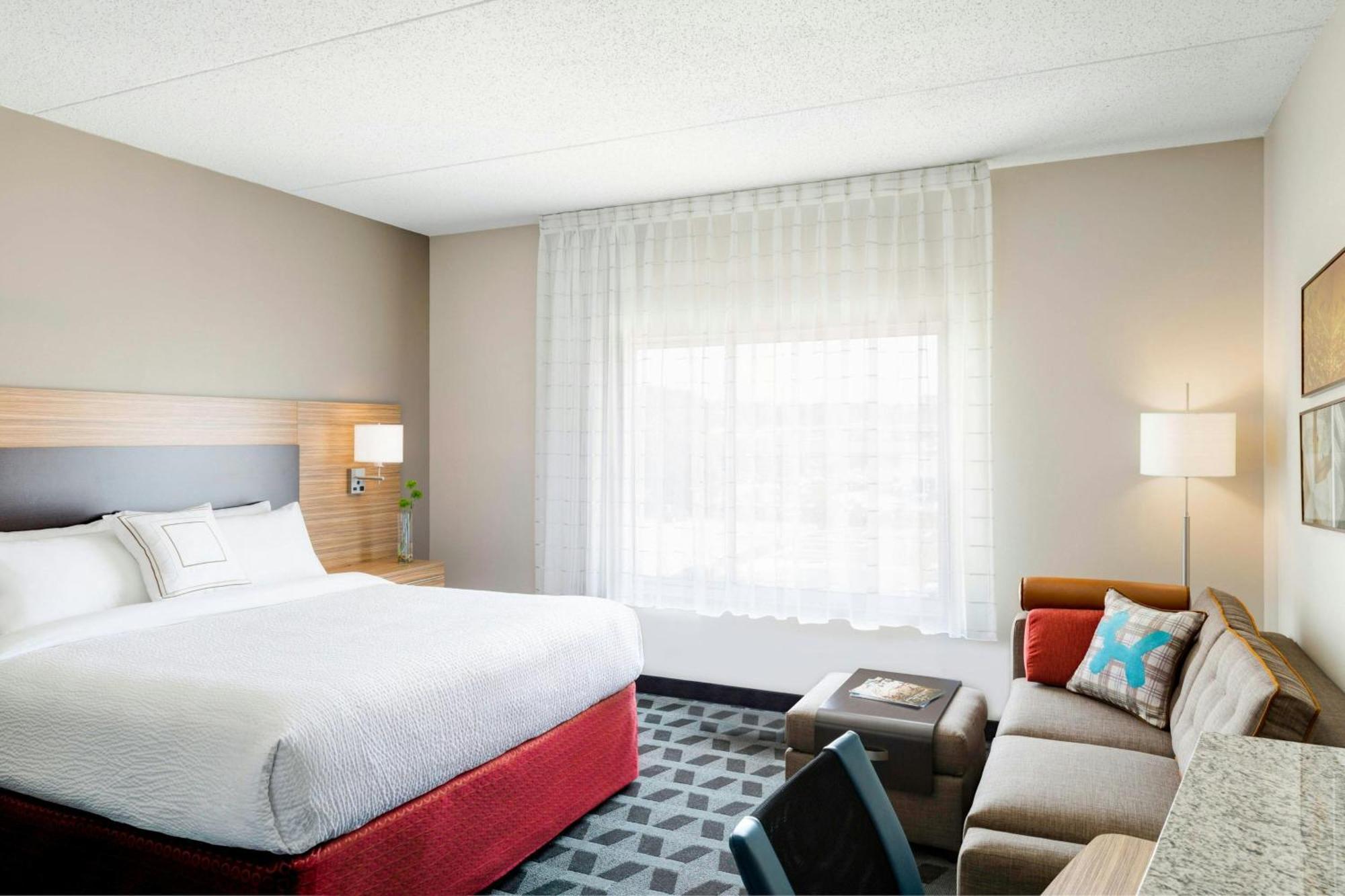 Towneplace Suites By Marriott Ventura Oxnard Exterior photo